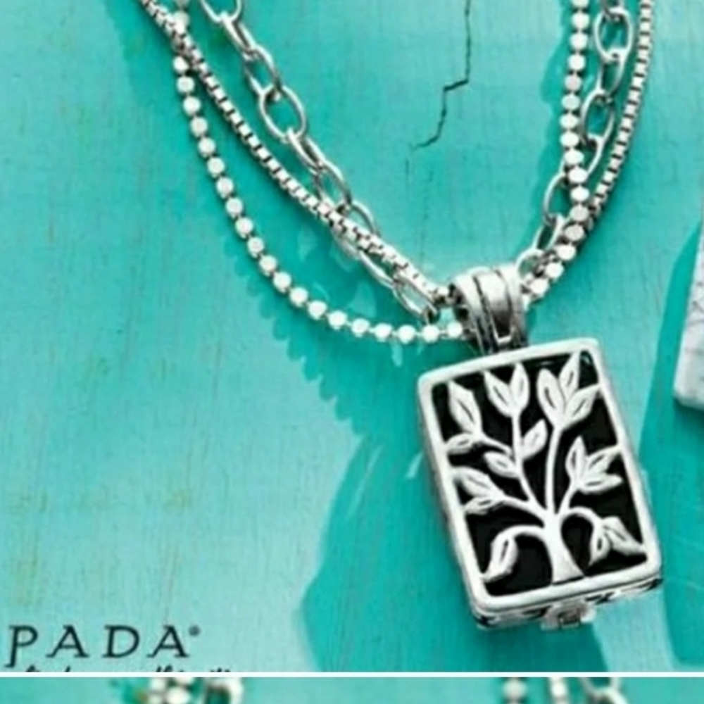 💥Silpada Changeling Pendant S1957 Live Laugh Love w/ 3 interchangeable Rare - Picture 3 of 11